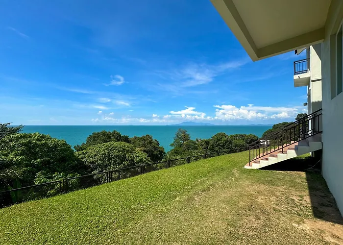 Panoramic Seaview Holiday Home - Batu Ferringhi